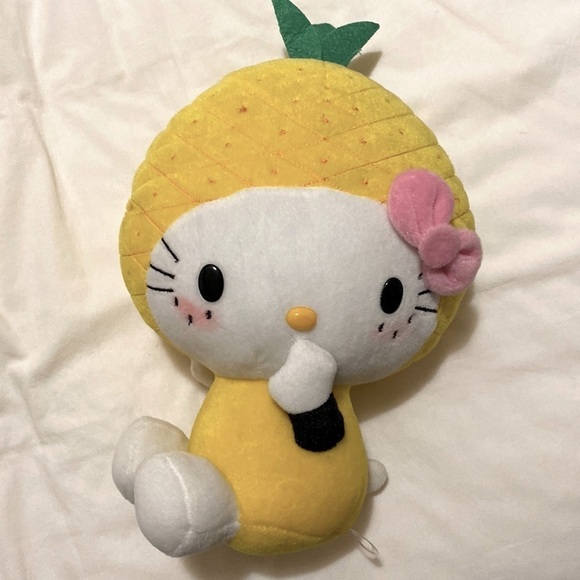 Hello Kitty pineapple plush toy - Picture 1 of 5